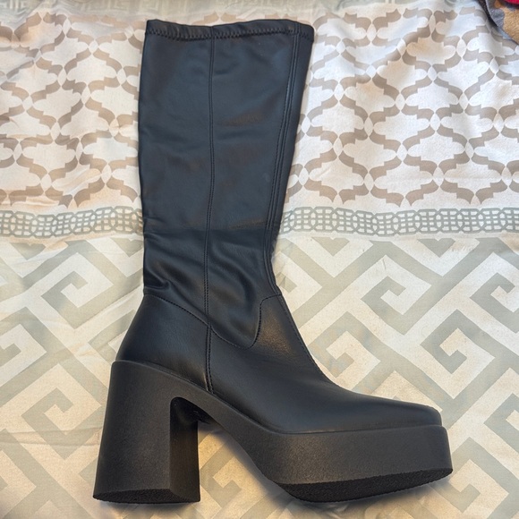 Aqua Shoes - Aqua Black Heeled Platform Boots